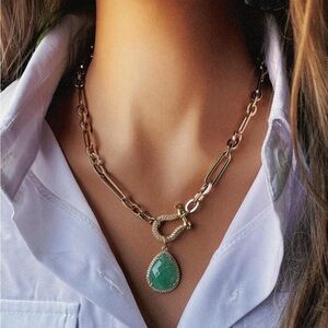 Western Horseshoe Necklace Gold Chain Necklace with Green Teardrop Pendant